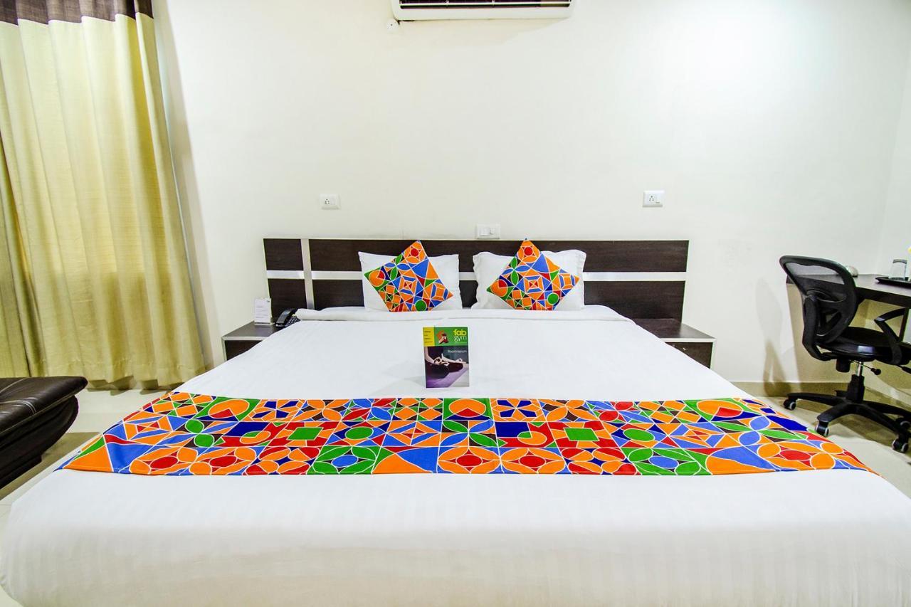 FabHotel Pride Inn Hyderabad Exterior foto